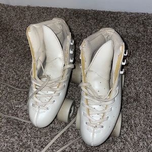 Edea roller skates